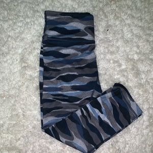 Lululemon to ankle leggings with blue/grey pattern